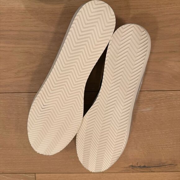 Ron White - Nellaya Quilt - Onyx - Picture 10 of 15